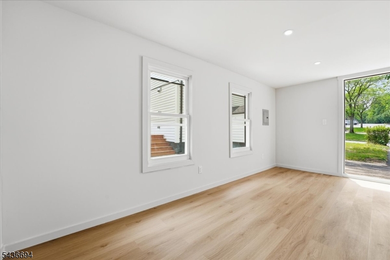 180 Sheridan Ave