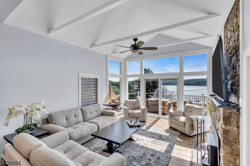 12 Bass Rock Rd