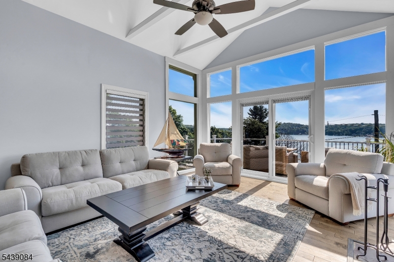 12 Bass Rock Rd