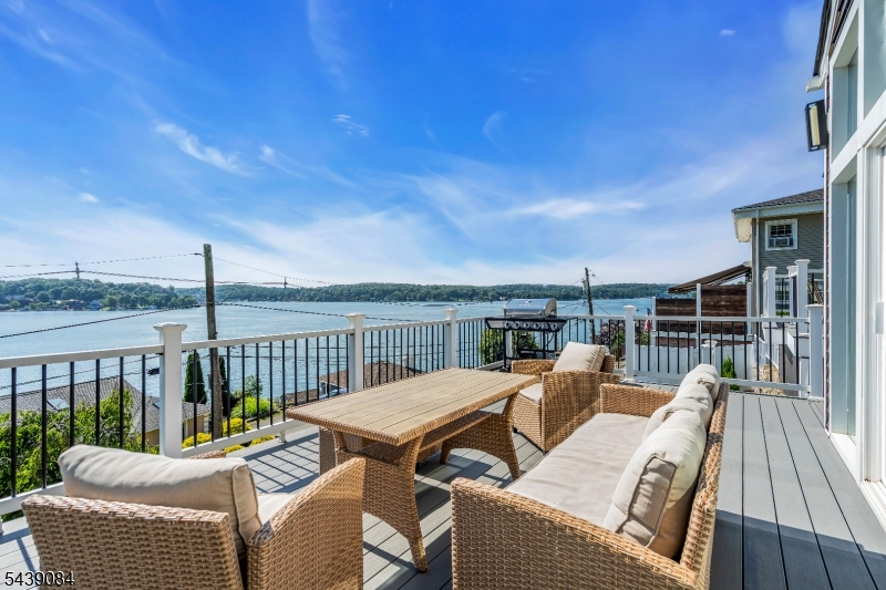 12 Bass Rock Rd