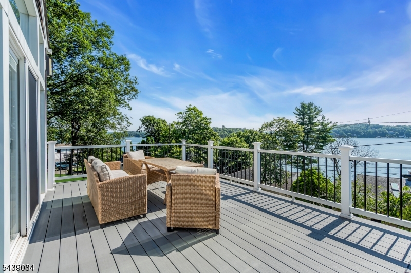 12 Bass Rock Rd