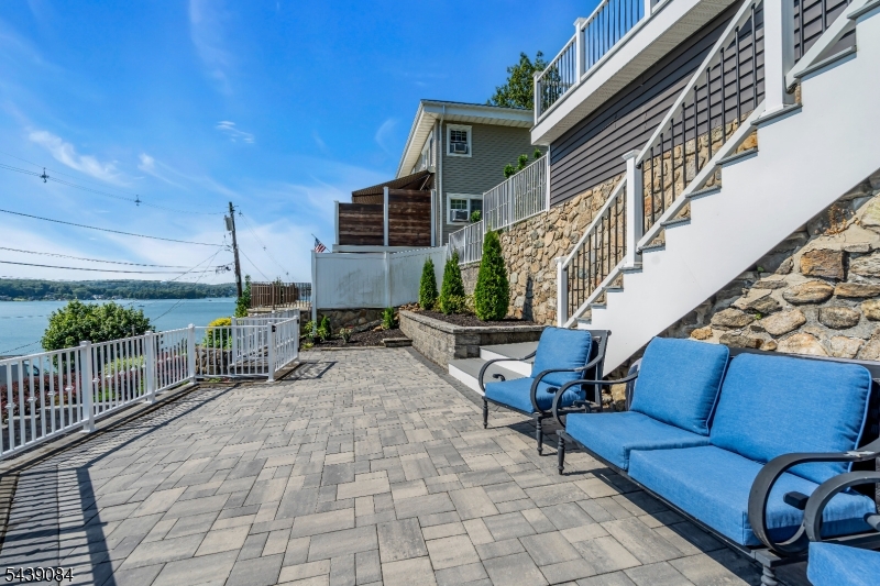 12 Bass Rock Rd