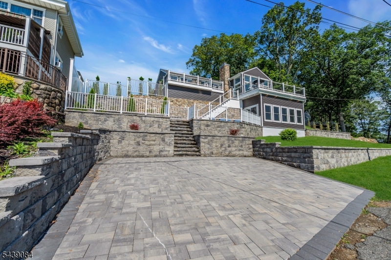 12 Bass Rock Rd