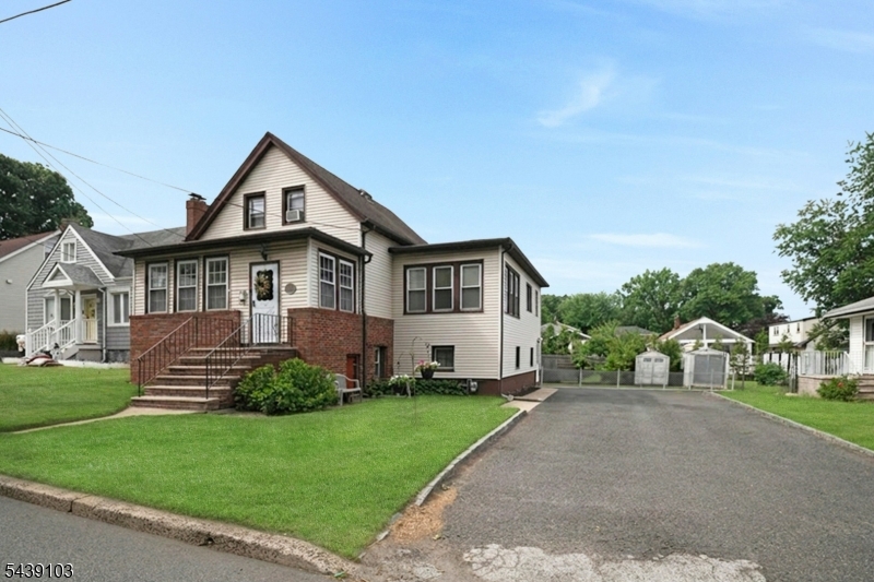 22 Passaic Ave