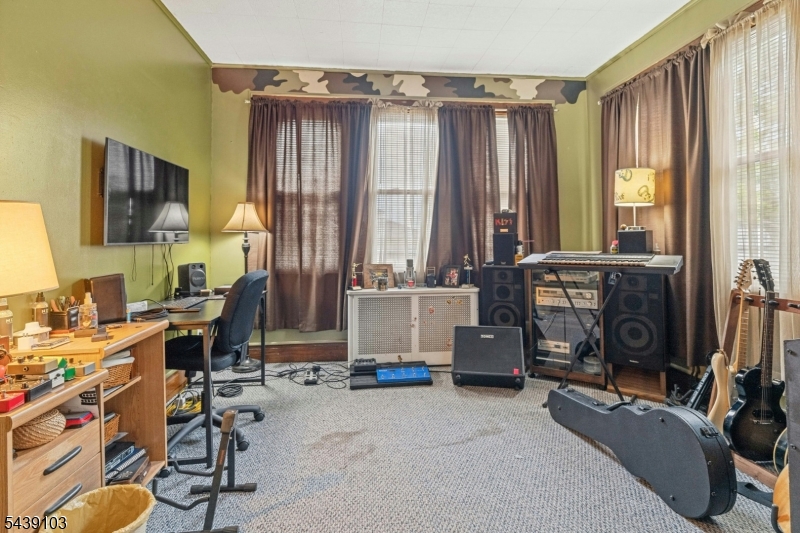22 Passaic Ave