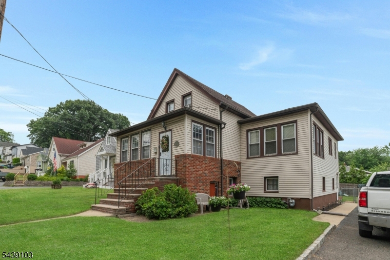 22 Passaic Ave