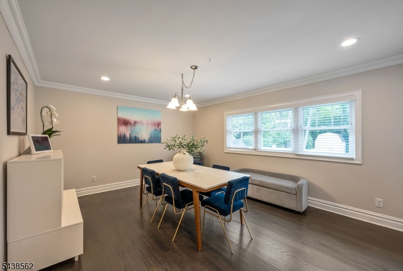 647 Harristown Rd