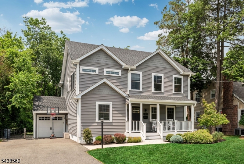647 Harristown Rd
