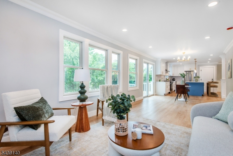 90 Ludlow Rd
