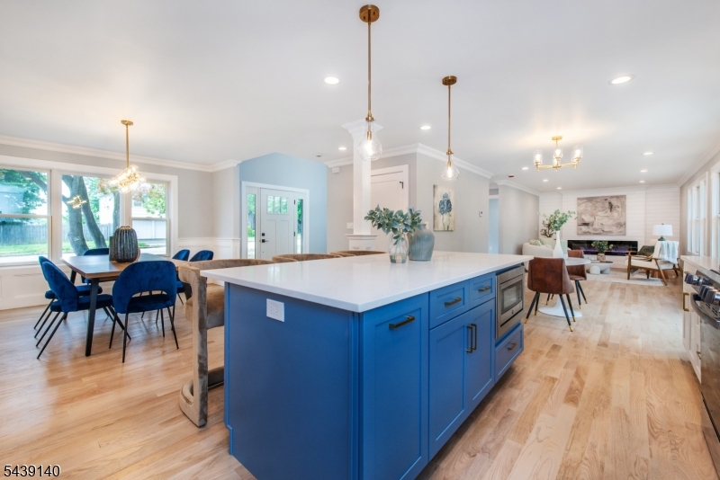 90 Ludlow Rd
