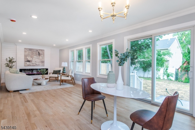 90 Ludlow Rd