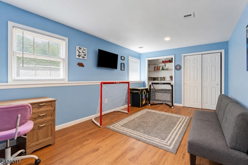 12 River Rd
