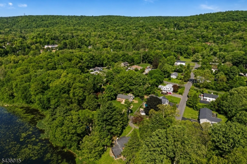 12 River Rd
