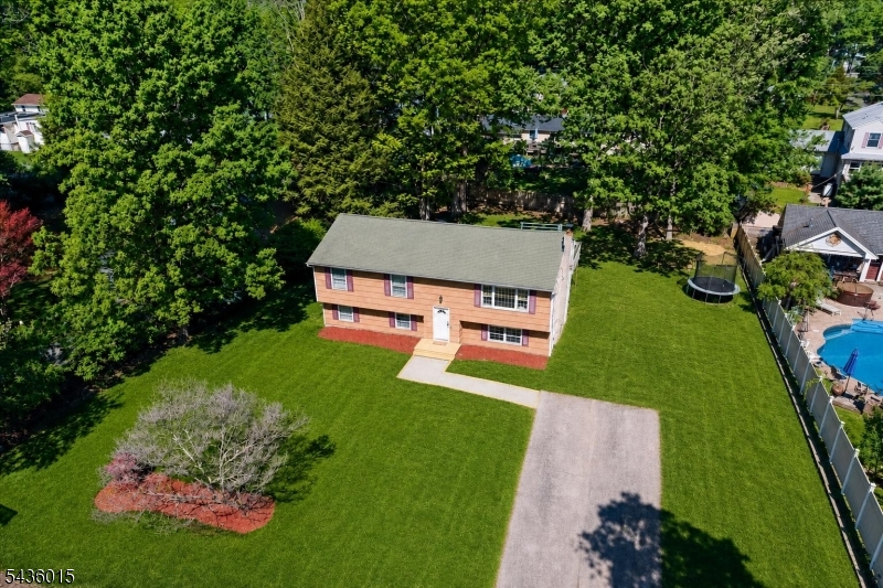 12 River Rd