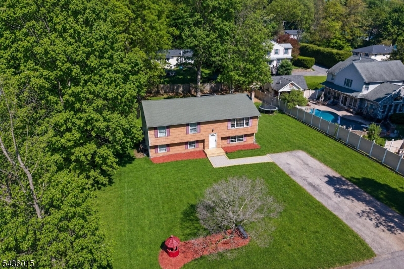 12 River Rd