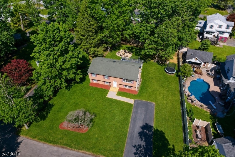 12 River Rd