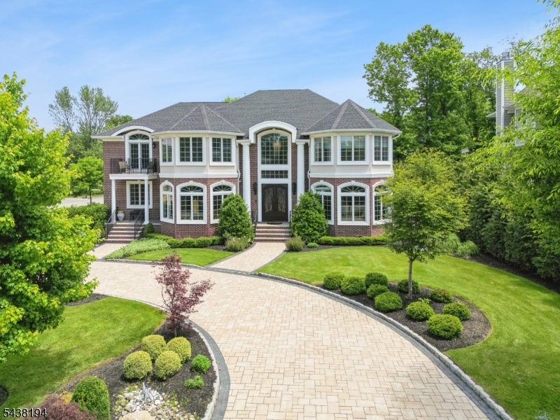 2 Arianna Ct