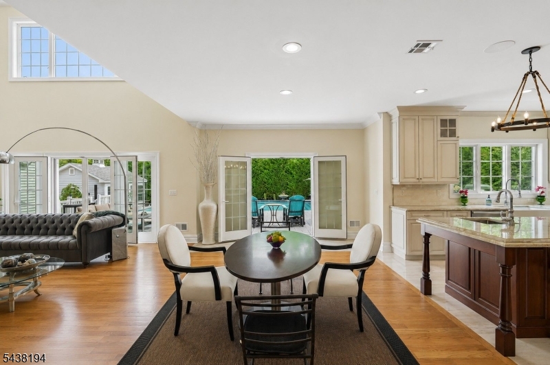2 Arianna Ct