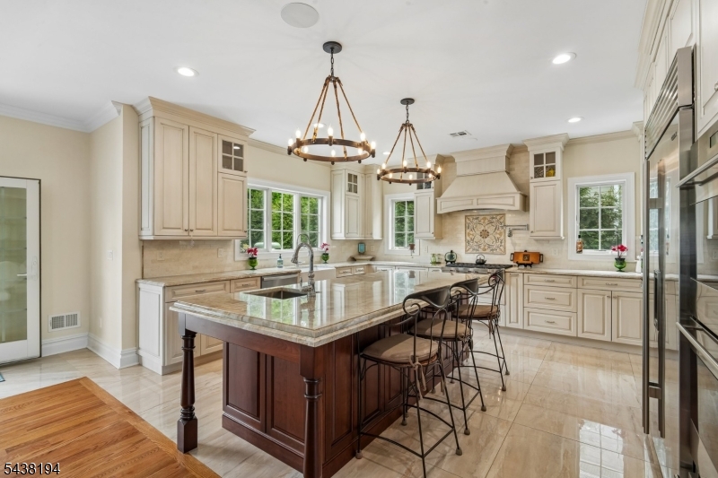 2 Arianna Ct