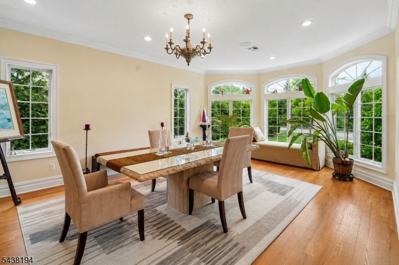 2 Arianna Ct