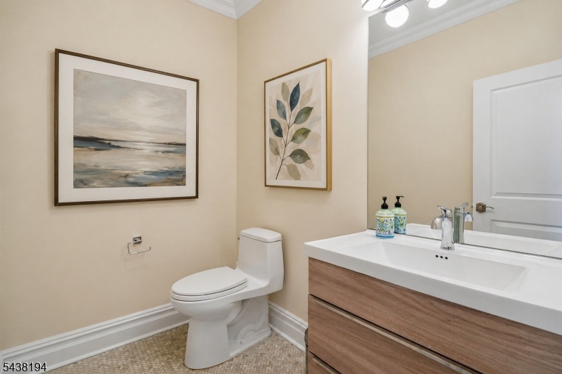 2 Arianna Ct