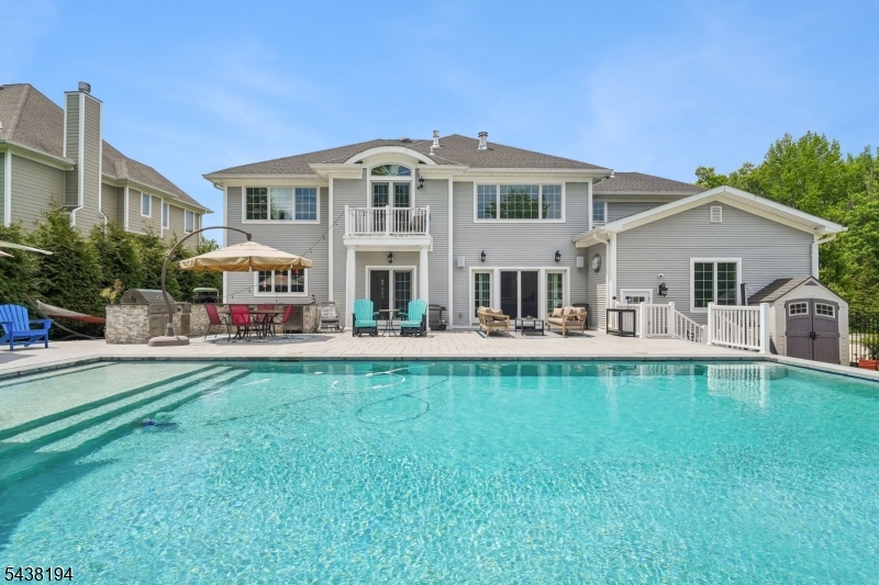 2 Arianna Ct