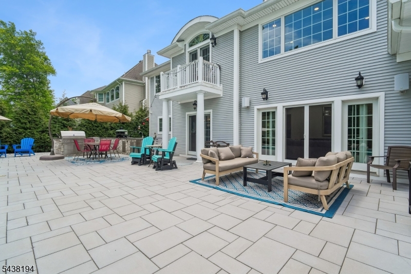 2 Arianna Ct