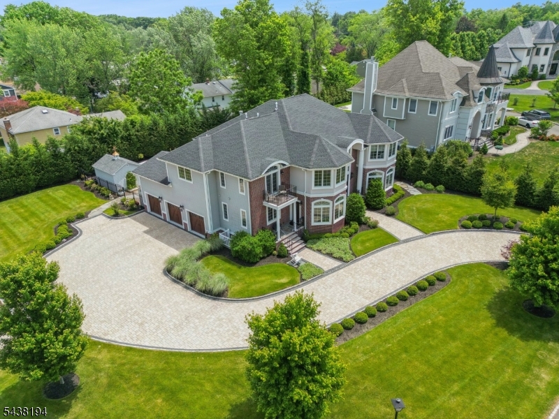 2 Arianna Ct