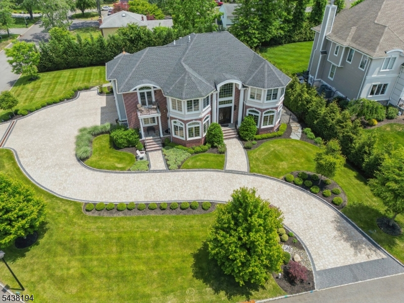 2 Arianna Ct