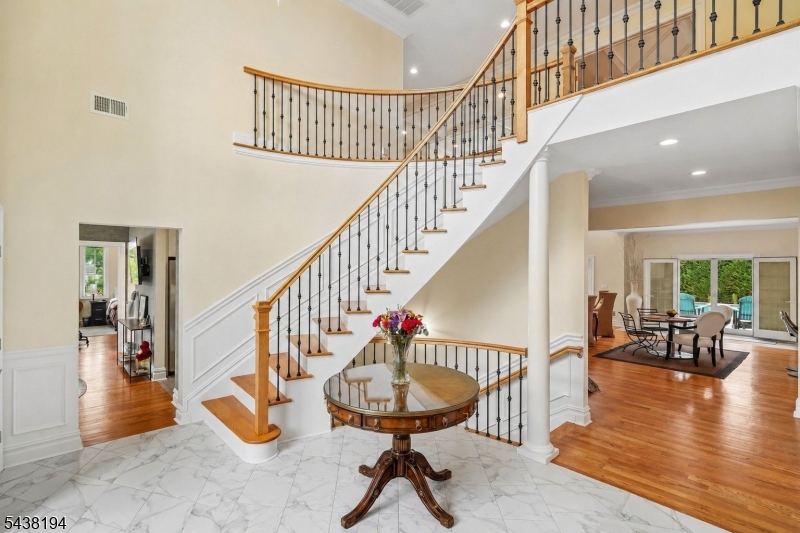 2 Arianna Ct
