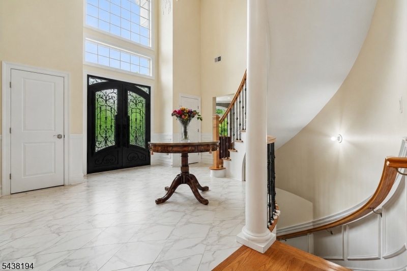 2 Arianna Ct