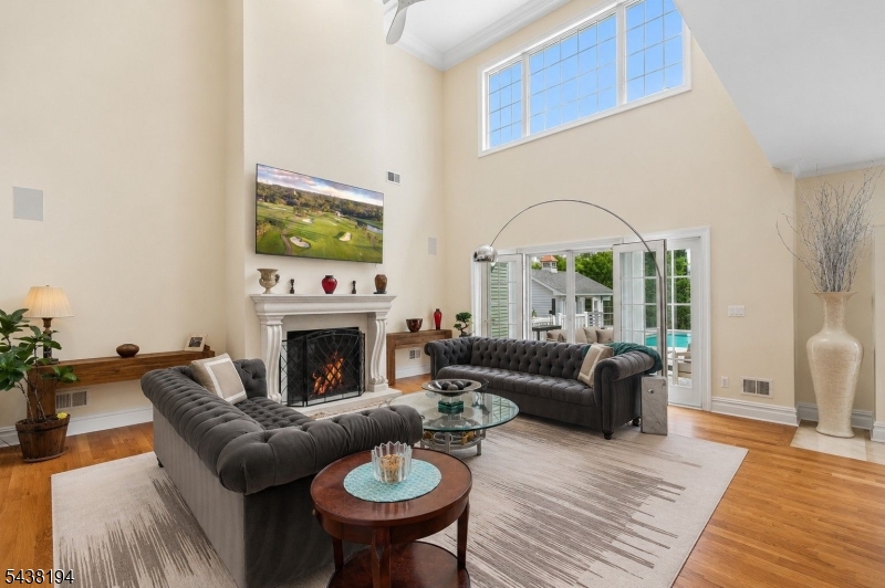 2 Arianna Ct