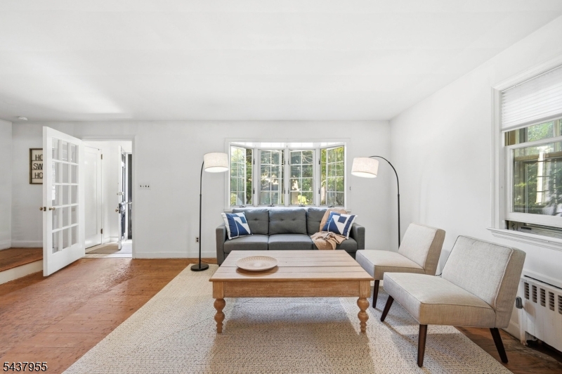 212 Grove Ave