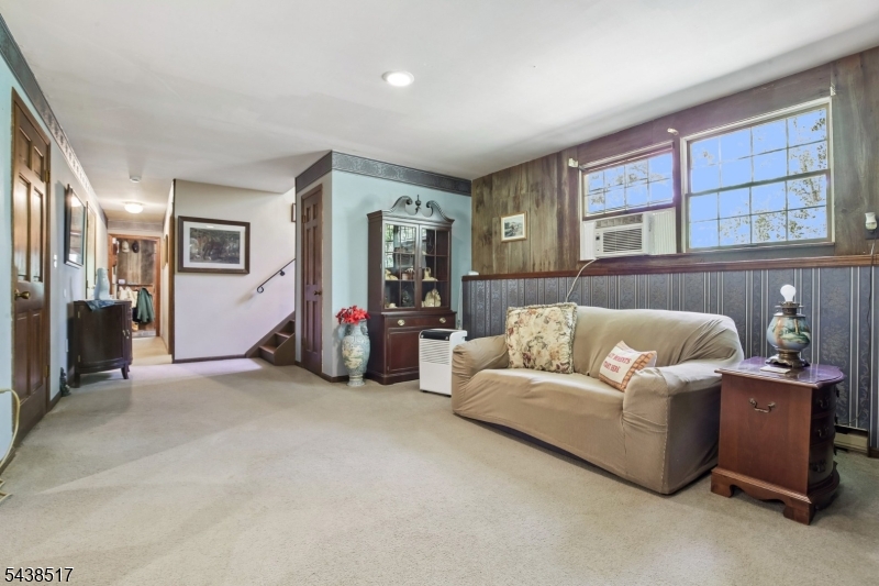 79 Stillwater Rd