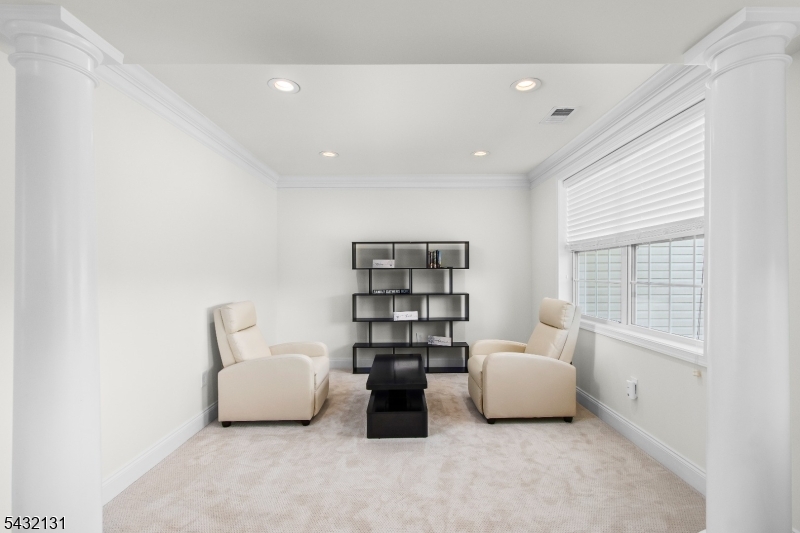 7 Heaton St