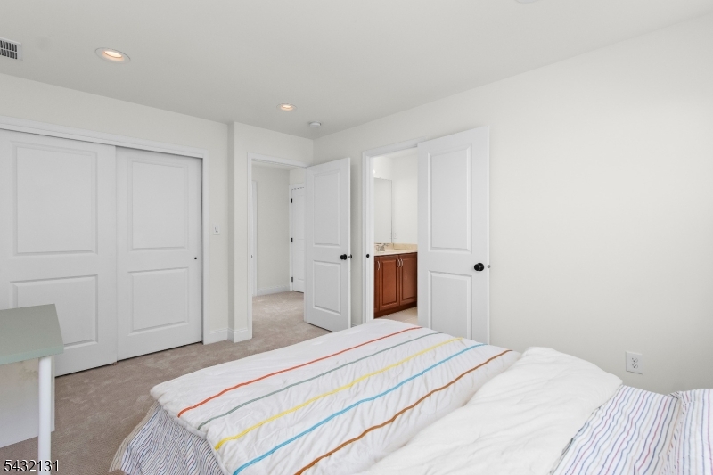 7 Heaton St