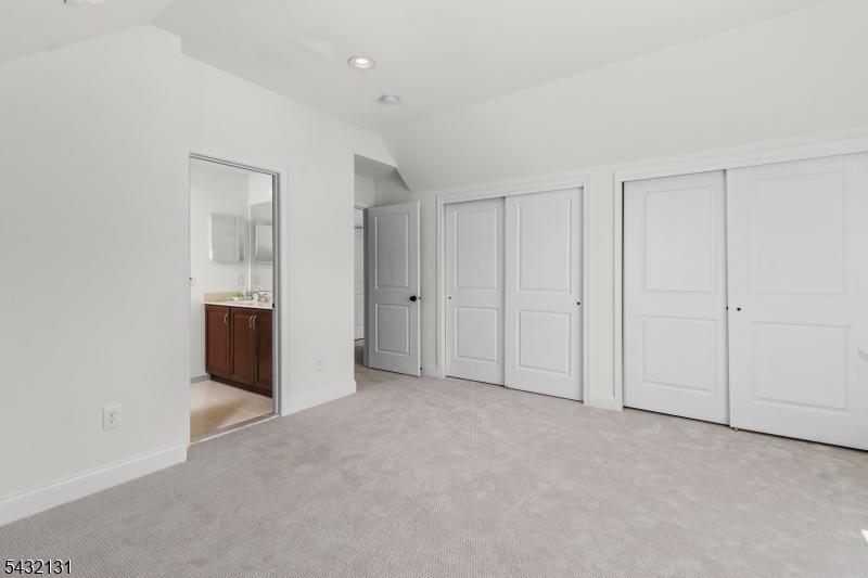 7 Heaton St