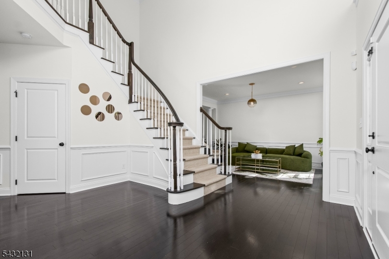 7 Heaton St