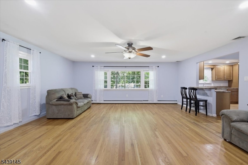 261 Eyland Ave