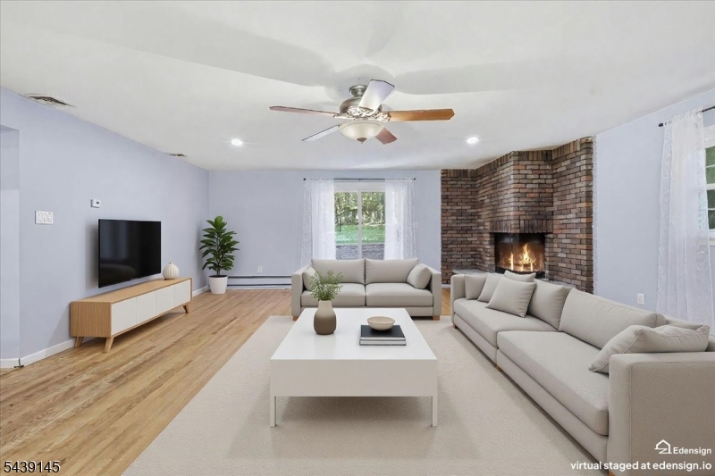 261 Eyland Ave