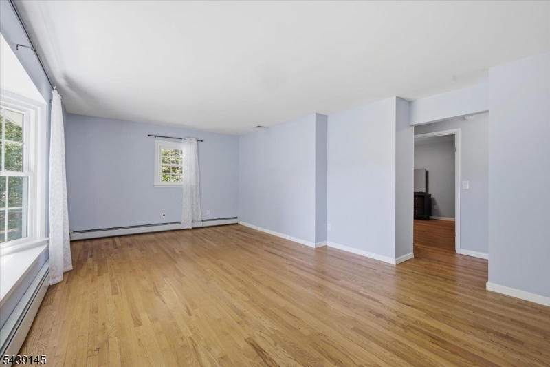 261 Eyland Ave