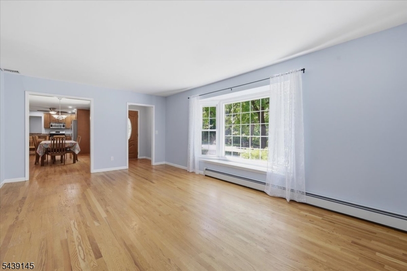 261 Eyland Ave