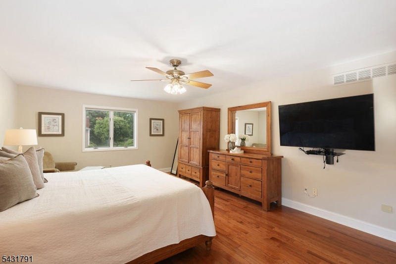 13 Daniel Dr