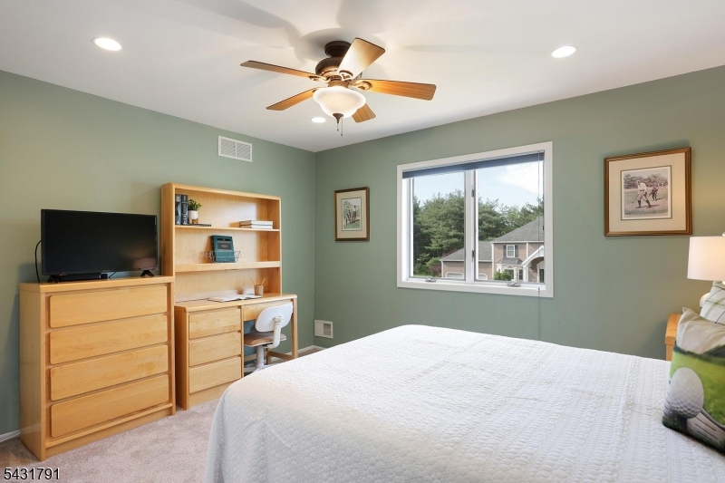 13 Daniel Dr