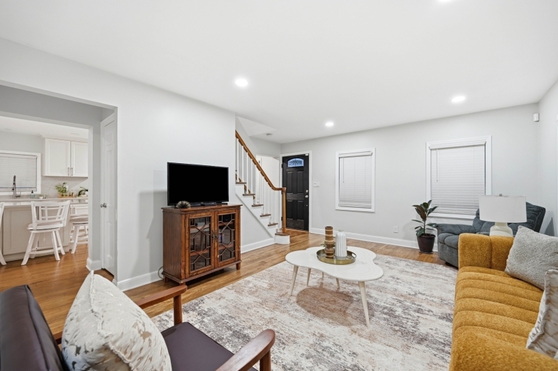 48 W Cedar St