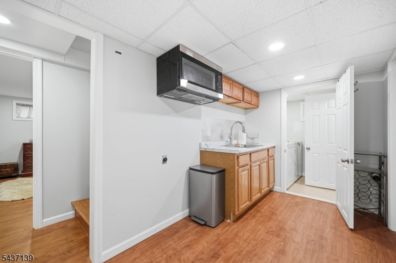 48 W Cedar St