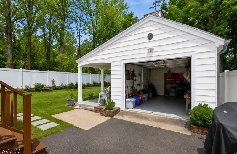 48 W Cedar St
