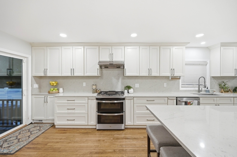 48 W Cedar St