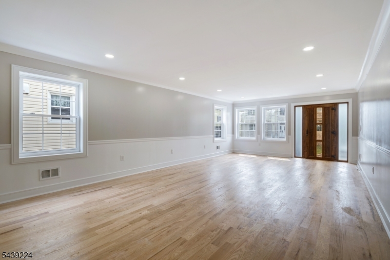 42 2Nd St