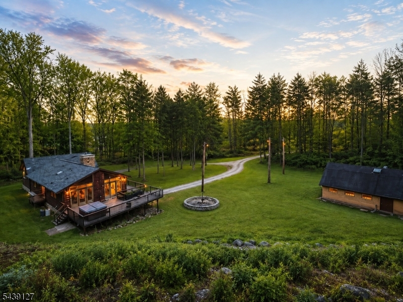 1127 Dark Moon Rd